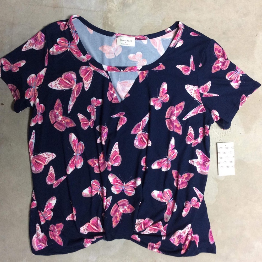 NWT Medium Face Kisses Butterfly Top